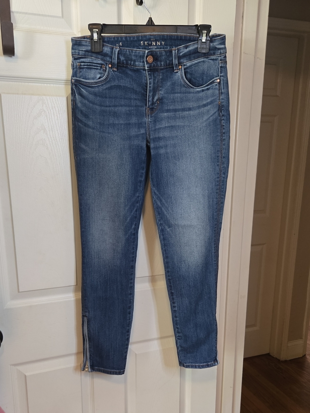 SKINN Women's Skinny Jeans in Medium Blue Wash
